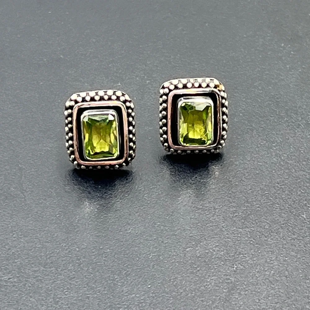 Sterling Silver 925Green Peridot CZ Square Bezel August Birthstone Stud earrings